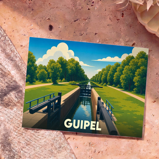 Carte postale souvenir de la ville de Guipel avec une illustration stylisée d'une écluse sur un canal bordé d'arbres.