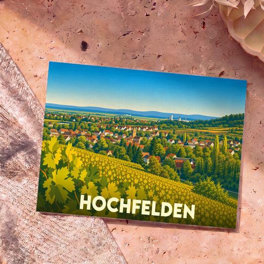 Carte postale souvenir de la ville de Hochfelden avec une illustration stylisée de son paysage vallonné.