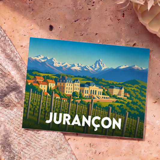 Carte postale souvenir de la ville de Jurançon illustrant un vignoble devant un château et les montagnes pyrénéennes.