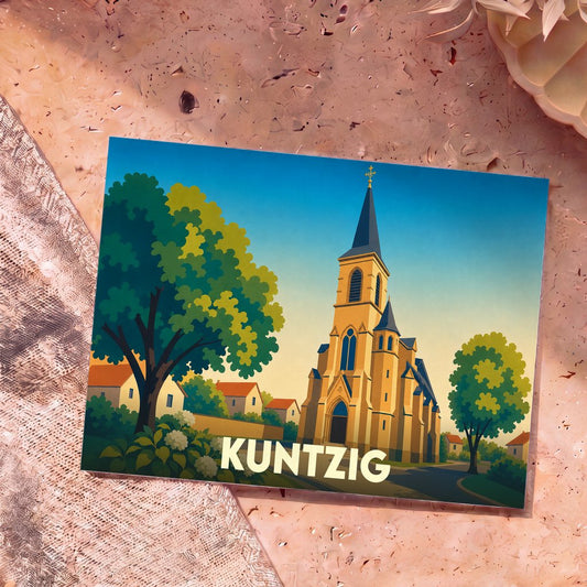 Carte postale souvenir de la ville de Kuntzig avec une illustration stylisée de son église et de ses paysages.