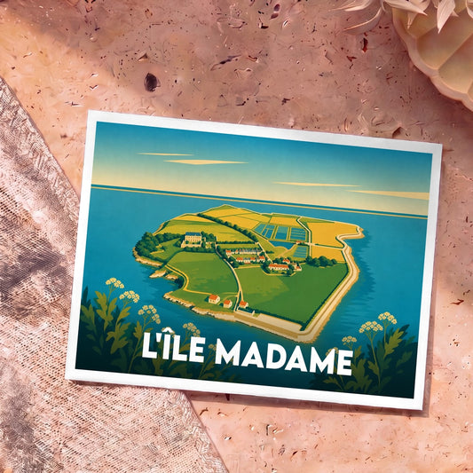 Carte postale souvenir de L'Île Madame avec une illustration stylisée vue du ciel.