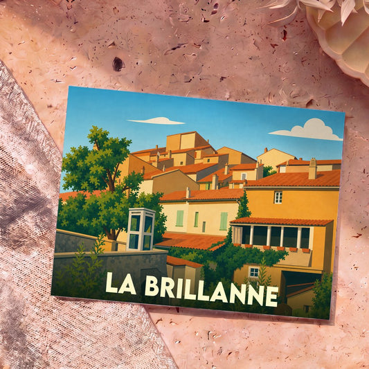 Carte postale souvenir de la ville de La Brillanne avec une illustration stylisée de ses maisons provençales.