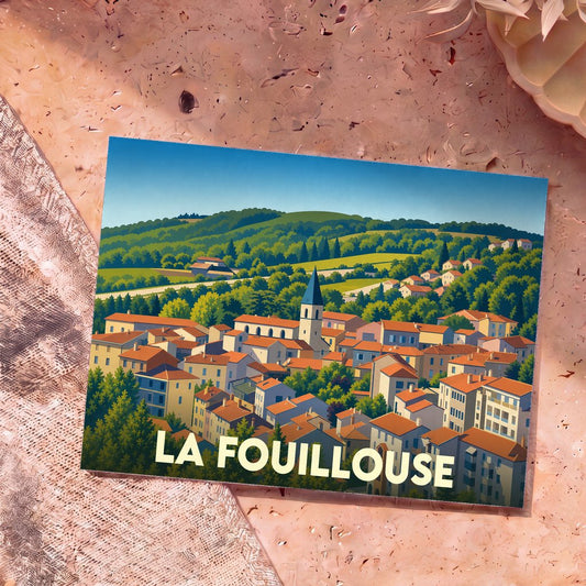 Carte postale souvenir de la ville de La Fouillouse avec une illustration stylisée d'un village vallonné.