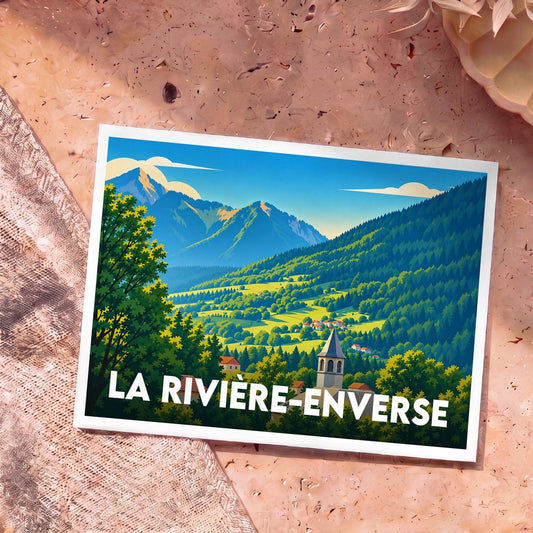 Carte postale souvenir de la ville de La Rivière-Enverse avec une illustration stylisée de paysages montagneux.