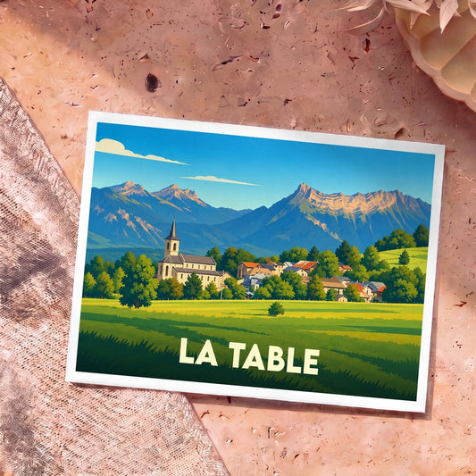 Carte postale souvenir de la ville de La Table avec une illustration stylisée d'un village de montagne.