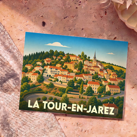Carte postale souvenir de la ville de La Tour-en-Jarez avec une illustration stylisée d'un village perché.