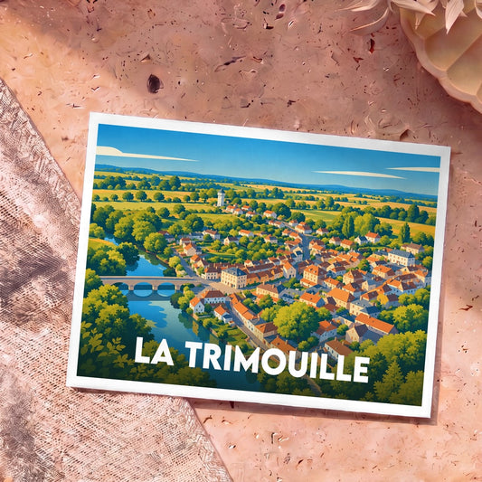 Carte postale souvenir de la ville de La Trimouille avec une illustration stylisée et colorée.