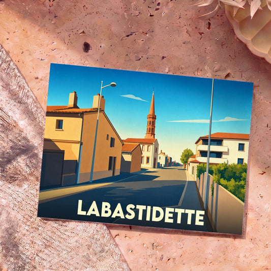 Carte postale souvenir de la ville de Labastidette avec une illustration stylisée.