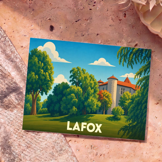 Carte postale souvenir de la ville de Lafox avec une illustration stylisée d'un château entouré de verdure.