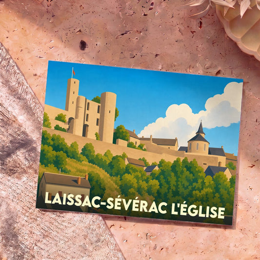 Carte postale souvenir de la ville de Laissac-Sévérac l'Église avec une illustration stylisée de son château et de son patrimoine.