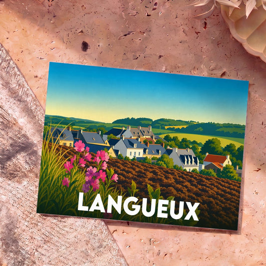 Carte postale souvenir de la ville de Langueux avec une illustration stylisée d'un village côtier breton et de champs fleuris.