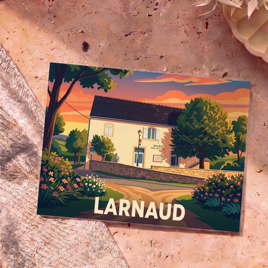 Carte postale souvenir de la ville de Larnaud avec une illustration stylisée de sa mairie au coucher du soleil.