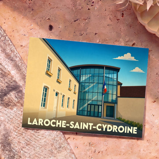 Carte postale souvenir de Laroche-Saint-Cydroine illustrant sa mairie au style moderne et coloré.