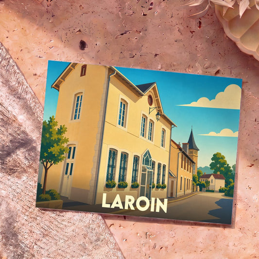 Carte postale souvenir de la ville de Laroin avec une illustration stylisée d'un bâtiment typique sous un ciel ensoleillé.