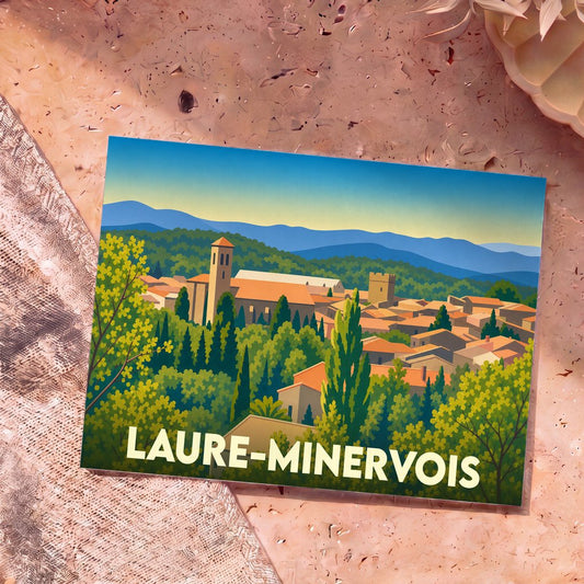 Carte postale souvenir de la ville de Laure-Minervois avec une illustration stylisée et colorée de son village.