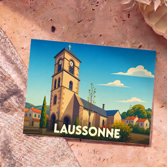 Carte postale souvenir de la ville de Laussonne avec une illustration stylisée de son église.