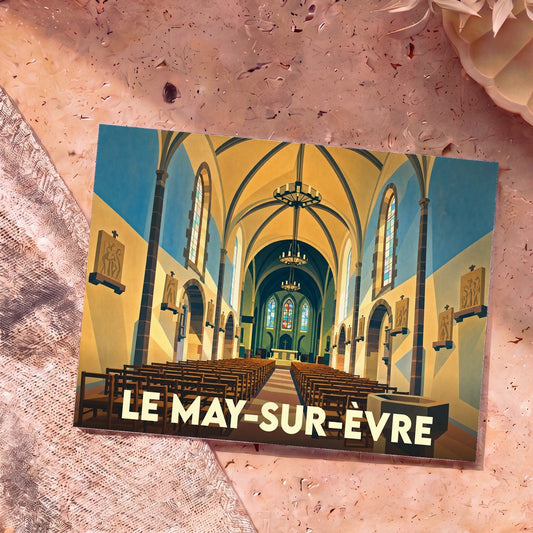 Carte postale souvenir de la ville de Le May-sur-Èvre illustrant l'intérieur coloré et graphique de son église.
