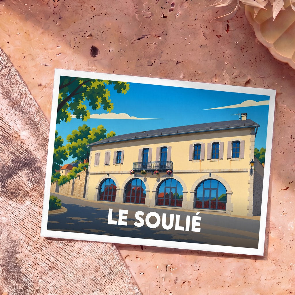 Carte postale souvenir de la ville de Le Soulié avec une illustration stylisée d'un bâtiment à arcades.