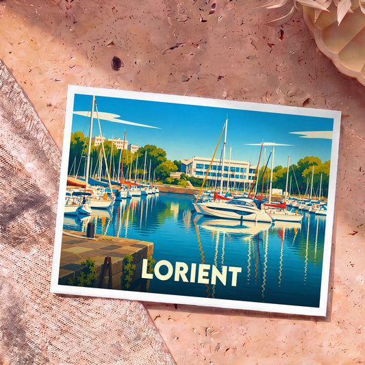 Carte postale souvenir de la ville de Lorient avec une illustration stylisée et colorée de son port de plaisance.