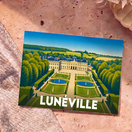 Carte postale souvenir de la ville de Lunéville avec une illustration stylisée de son château et de ses jardins.