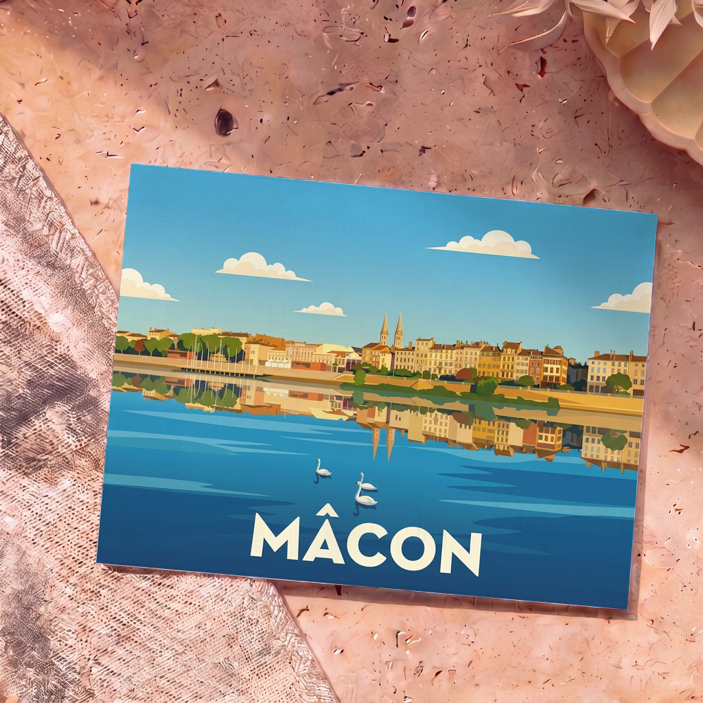 Carte postale souvenir de la ville de Mâcon illustrant ses quais et l'église Saint-Pierre se reflétant dans la Saône.