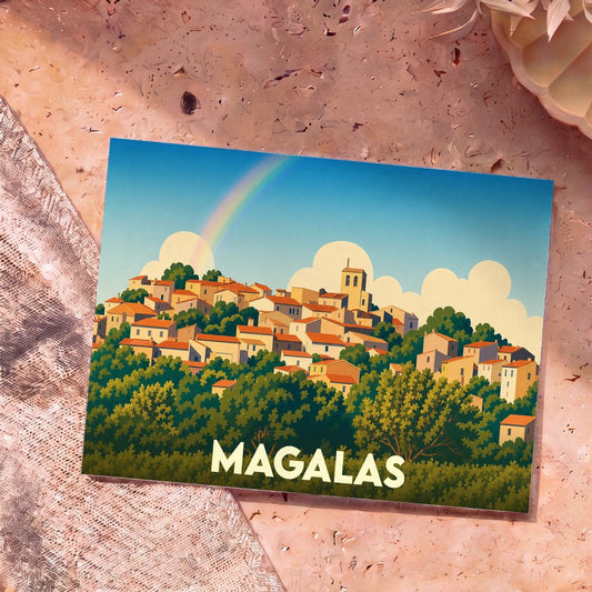 Carte postale souvenir de la ville de Magalas présentant une illustration stylisée d'un village perché sous un arc-en-ciel.