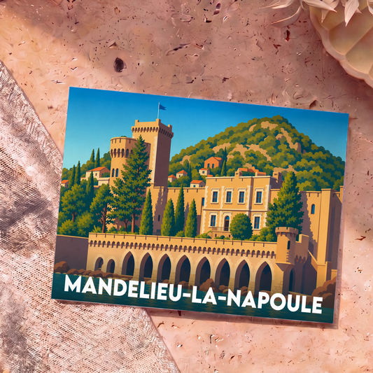 Carte postale souvenir de la ville de Mandelieu-la-Napoule illustrant son château en bord de mer.