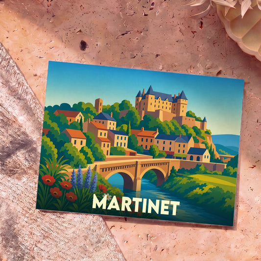 Carte postale souvenir de la ville de Martinet avec une illustration stylisée d'un village médiéval et son pont.