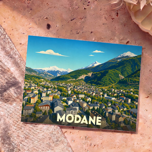 Carte postale souvenir de la ville de Modane avec une illustration stylisée d'un paysage de montagne.