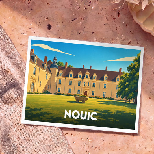 Carte postale souvenir de la ville de Nouic avec une illustration stylisée d'un château ensoleillé.