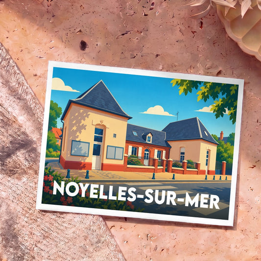 Carte postale souvenir de la ville de Noyelles-sur-Mer avec une illustration stylisée de son architecture locale.