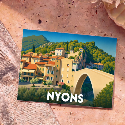 Carte postale souvenir de la ville de Nyons illustrant son pont historique et ses maisons colorées dans un style épuré.