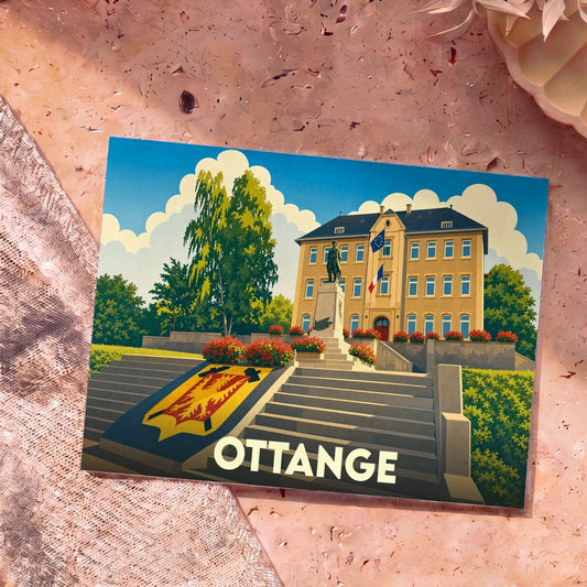 Carte postale souvenir de la ville d'Ottange illustrant son hôtel de ville et son monument aux morts dans un style rétro.