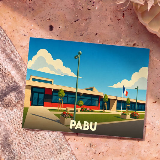 Carte postale souvenir de la ville de Pabu avec une illustration stylisée d'un bâtiment moderne sous un ciel ensoleillé.