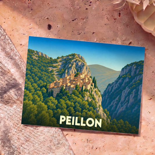 Carte postale souvenir de la ville de Peillon avec une illustration stylisée d'un village perché à flanc de montagne.
