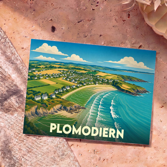 Carte postale souvenir de Plomodiern illustrée d'un paysage côtier stylisé avec vue sur la plage et le village.