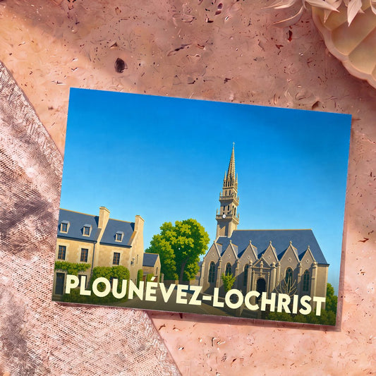 Carte postale souvenir de la ville de Plounévez-Lochrist avec une illustration stylisée de son église et de ses maisons typiques.