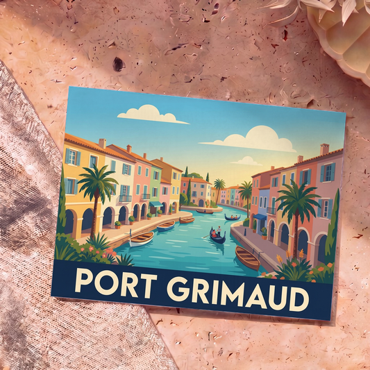 Carte postale souvenir de la ville de Port Grimaud présentant une illustration stylisée et colorée de ses canaux.