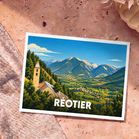 Carte postale souvenir de la ville de Réotier avec une illustration stylisée de ses paysages montagneux.