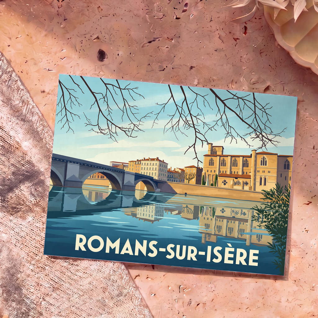 Carte postale souvenir de la ville de Romans-sur-Isère avec une illustration stylisée du pont et de la collégiale se reflétant dans l'eau.
