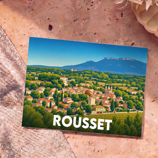 Carte postale souvenir de la ville de Rousset avec une illustration stylisée d'un village provençal au pied d'une montagne.
