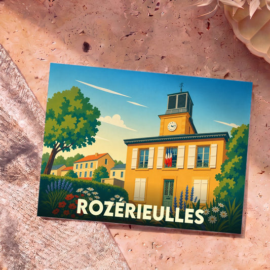 Carte postale souvenir de Rozérieulles avec une illustration stylisée de la mairie et de son horloge sous un ciel bleu.
