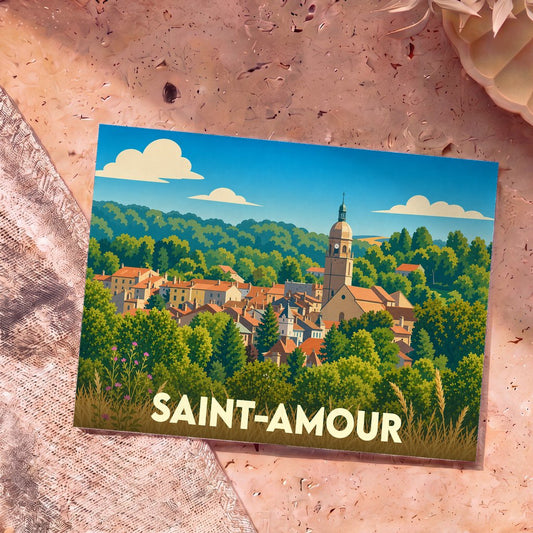 Carte postale souvenir de la ville de Saint-Amour illustrée d'une vue panoramique de son église et de ses toits.
