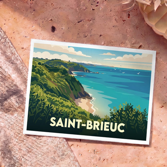 Carte postale souvenir de la ville de Saint-Brieuc avec une illustration stylisée de son littoral escarpé.