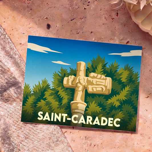 Carte postale souvenir de la ville de Saint-Caradec illustrant un calvaire traditionnel devant une forêt stylisée.