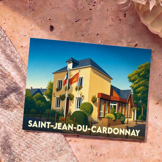 Carte postale souvenir de la ville de Saint-Jean-du-Cardonnay avec une illustration stylisée de la mairie sous un ciel bleu.