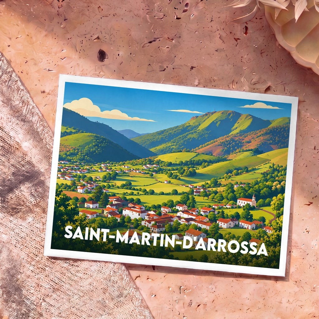 Carte postale souvenir de la ville de Saint-Martin-d'Arrossa avec une illustration stylisée de son paysage montagneux.
