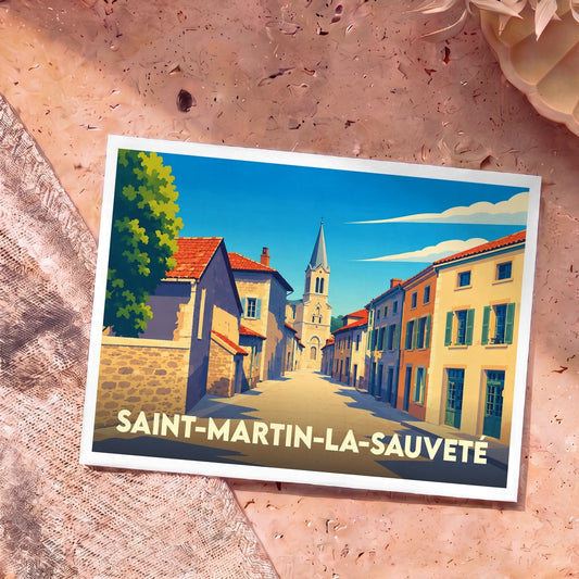 Carte postale souvenir de la ville de Saint-Martin-la-Sauveté avec une illustration stylisée d'une rue ensoleillée menant à l'église.