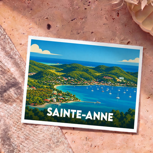 Carte postale souvenir de Sainte-Anne avec une illustration stylisée de sa baie et de ses collines verdoyantes.