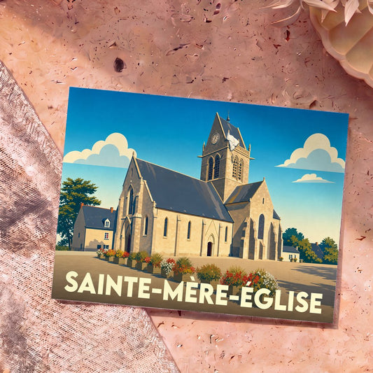 Carte postale souvenir de la ville de Sainte-Mère-Église avec une illustration stylisée de son église emblématique.